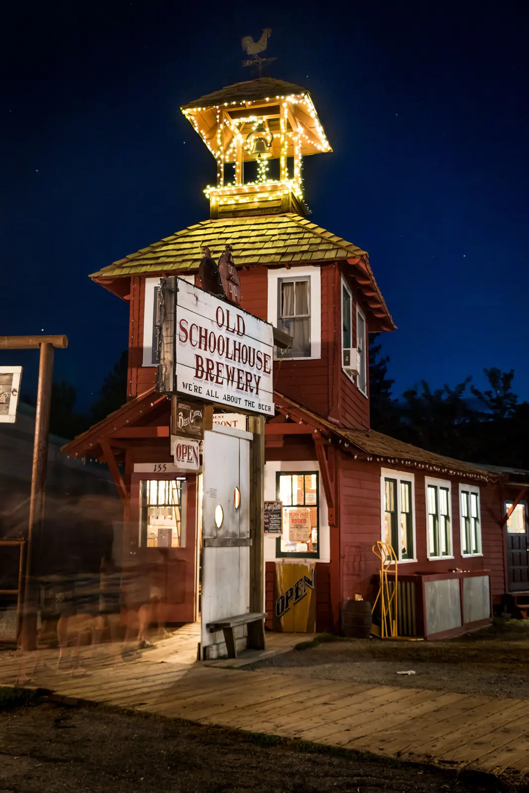 Old Schoolhouse Brewery pub at night